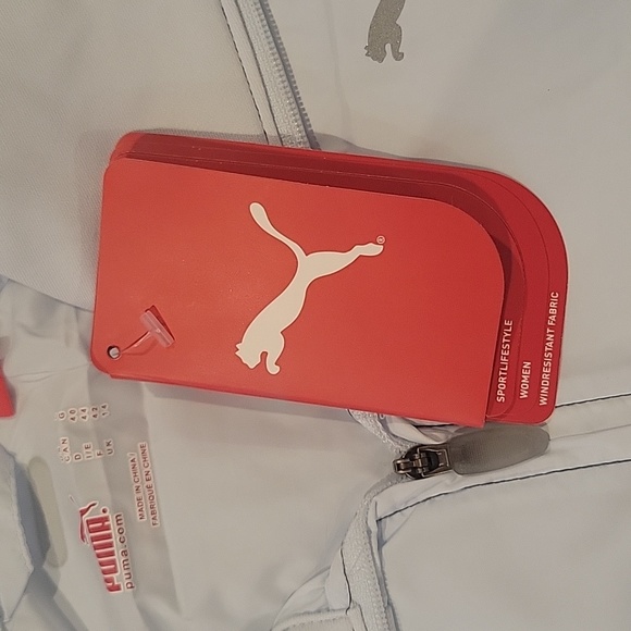 NWT. Puma Women's Lightweigt jacket. - Picture 7 of 15